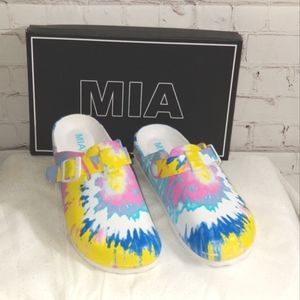 MIA Clogs